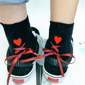 2017 Fashion New Funny Socks Love Embroidery Cartoon Sox Creative Cute Girls Female Winter Autumn Bow Tie Meias